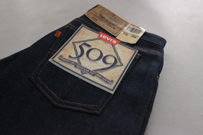 price of levi's stock