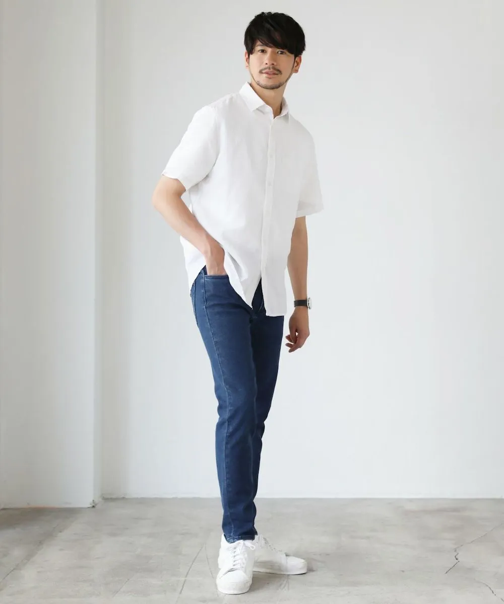 白シャツ×デニムパンツのコーディネート
