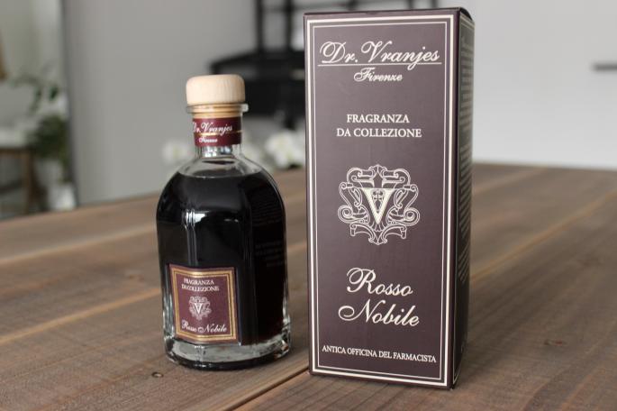 Dr.Vranjes<br />
SMELL / ROSSO NOBILE (ロッソ ノービレ),CALVADO´S(カルバドス）<br />
SIZE / 250ml<br />
Made in Italy<br />
PRICE / 15.000+tax (Each)