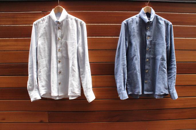 S.E.H KELLY<br />
Irish Linen Kelly Collar Shirt<br />
COLOR / Ice,Blue<br />
SIZE / S,M<br />
Made in UK<br />
PRICE / 39.000+tax<br />
