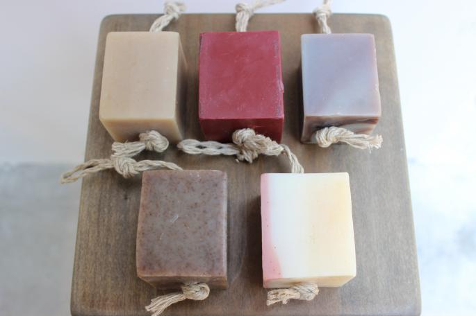  Jabon Edenico<br />
Soap on a rope<br />
MIND / Calm,Bold,Sexy,Positive,Clear<br />
Made in Japan<br />
PRICE / 934＋tax