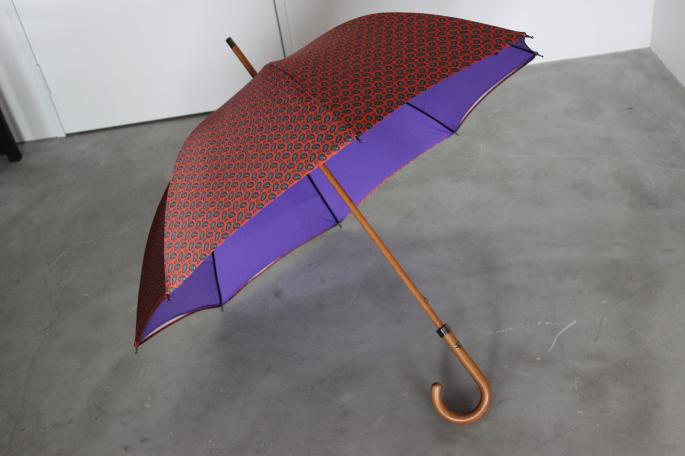 LONDON UNDERCOVER<br />
AGI & SAM umbrella<br />
COLOR / ORANGE PAISLEY×PURPLE <br />
Made in France<br />
PRICE / 26,000