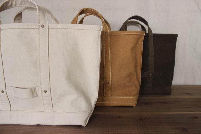 UTO <br />
TOOL TOTE<br />
(Left)<br />
COLOR / White<br />
SIZE / M<br />
Made in Japan<br />
PRICE / 12,000+tax<br />
<br />
COLOR / Brown,Mustard <br />
SIZE / M<br />
Made in Japan<br />
PRICE / 14,000+tax<br />
<br />
(Right)<br />
COLOR / White<br />
SIZE / L<br />
Made in Japan<br />
PRICE / 15,000+tax<br />
<br />
COLOR / Brown,Mustard <br />
SIZE / L<br />
Made in Japan<br />
PRICE / 17,000+tax<br />
<br />
