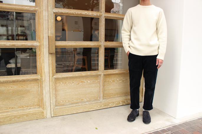 Phlannel<br />
Comeback Lamb Saddle Crew Neck<br />
COLOR / Natural,Gray,Navy<br />
SIZE / S,M,L<br />
Made in Japan<br />
PRICE / 19,000+tax