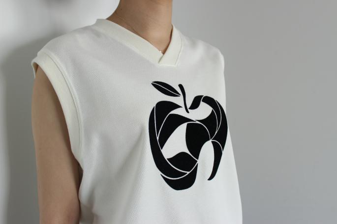 GRAPHIT LAUNCH <br />
Apple Tank <br />
COLOR / Off White<br />
SIZE / F<br />
Made in Japan<br />
PRICE / 14,000+tax<br />
<br />
SOSO PHLANNEL<br />
Double Cloth Sweat Pants <br />
COLOR / Navy<br />
SIZE / 34,36<br />
Made in Japan<br />
PRICE / 19,000+tax<br />
<br />
MICHEL VIVIEN<br />
FRANCES <br />
COLOR / Blue<br />
SIZE / 36,37,38<br />
Made in Italy<br />
PRICE / 76,000+tax