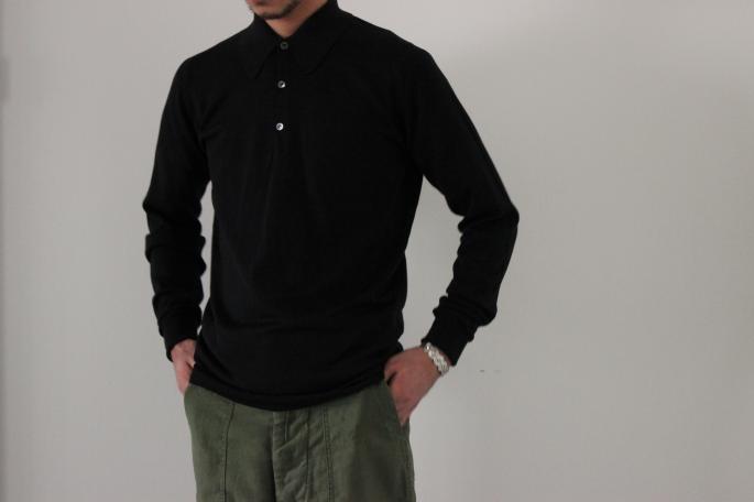 JOHN SMEDLEY<br />
Crew neck Cardigan<br />
COLOR / Charcoal,Midnight<br />
SIZE / M,L<br />
Made in England<br />
PRICE / 37,000+tax