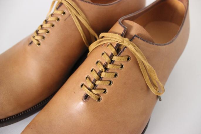 forme / Whole Cut Shoes<br />
COLOR / Brown<br />
SIZE / 5,5h,6,6h<br />
PRICE / 63,000+tax<br />
<br />
Made in Japan<br />
<br />
