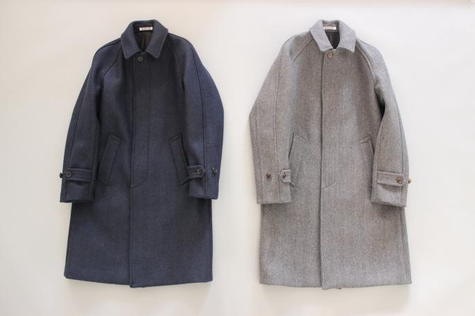 AURALEE<br />
HEAVY MELTON DUFFLE COAT<br />
COLOR / Navy<br />
SIZE / 0,1<br />
Made in Japan<br />
PRICE / 80,000+tax