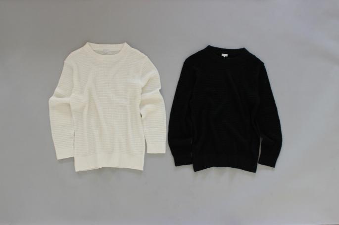 HEIGHT / 168cm<br />
WEAR SIZE / S<br />
<br />
Phlannel <br />
Linen Waffle Crew Neck <br />
COLOR / White､Black<br />
SIZE / S,M,L<br />
Made In Japan<br />
PRICE / 19,000+tax<br />

