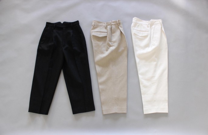 HEIGHT / 165cm<br />
WEAR SIZE / 0<br />
<br />
PHLANNEL<br />
Linen Twill Trousers<br />
COLOR / White<br />
SIZE/ 0,1<br />
Made In Japan<br />
PRICE / 24,000+tax<br />
<br />
SANDERS<br />
FAMILE ROYAL NAVY<br />
COLOR / Black<br />
SIZE/ 4,4.5,5,5.5<br />
Made In England<br />
PRICE / 48,000+tax
