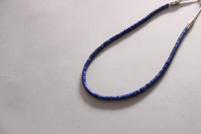 Luciano Benavidez<br />
Lapis & Silver Heishe Choker <br />
COLOR / Blue<br />
SIZE / 65cm<br />
Made in U.S.A<br />
PRICE / 39,800+tax<br />
<br />
