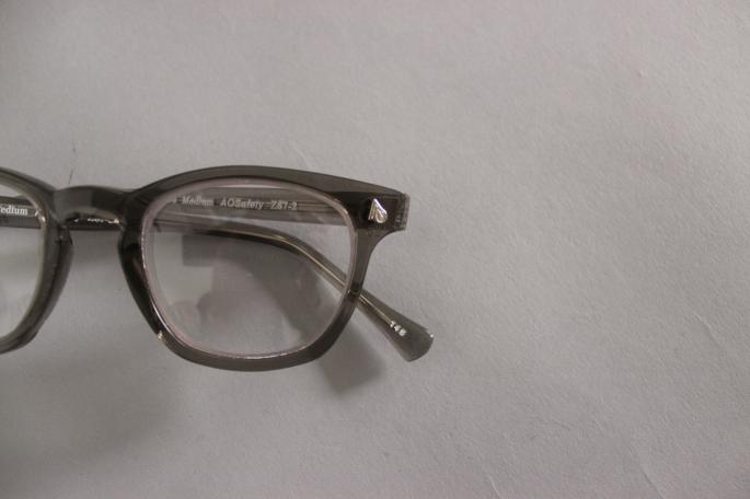 VINTAGE<br />
90s' AMERICAN OPTICAL Safety <br />
COLOR / Brown,Black,Gray<br />
SIZE / 46,48,50<br />
Made in USA<br />
PRICE / 15,000+tax