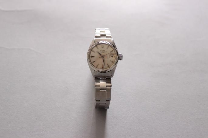 ROLEX<br />
Oyster Perpetual date 63's<br />
MATERIAL / SS<br />
CALIBER / 1130<br />
Made in Swiss<br />
PRICE / 280,000+tax <br />
