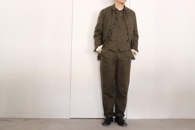 HEIGHT / 168cm<br />
WEAR SIZE / Sack Jacket 2,Victrian Farmers Vest 2,Famers Trousers Narrow Type 1<br />
<br />
<br />
GARMENT REPRODUCTION OF WORKERS<br />
<br />
Sack Jacket<br />
COLOR / Khaki<br />
SIZE / 2,3<br />
PRICE / 44.000+tax <br />
<br />
Victrian Farmers Vest<br />
COLOR / Khaki<br />
SIZE / 2<br />
PRICE / 29.000+tax <br />
<br />
Famers Trousers Narrow Type<br />
COLOR / Khaki<br />
SIZE / 1,2<br />
PRICE / 34.000+tax <br />
<br />
Made in Japan