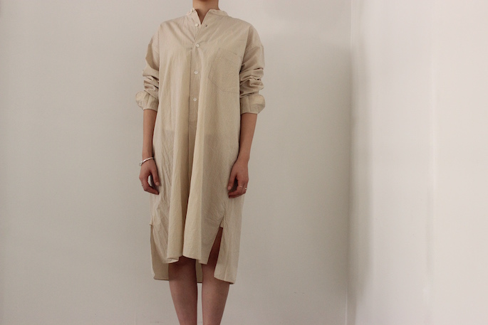 HEIGHT / 155cm<br />
WEAR SIZE / 0<br />
<br />
COMOLI <br />
COMOLI Shirts Dress<br />
COLOR / Pin Stripe<br />
SIZE / 0<br />
PRICE / 32,000+tax<br />
<br />
Made  in Japan