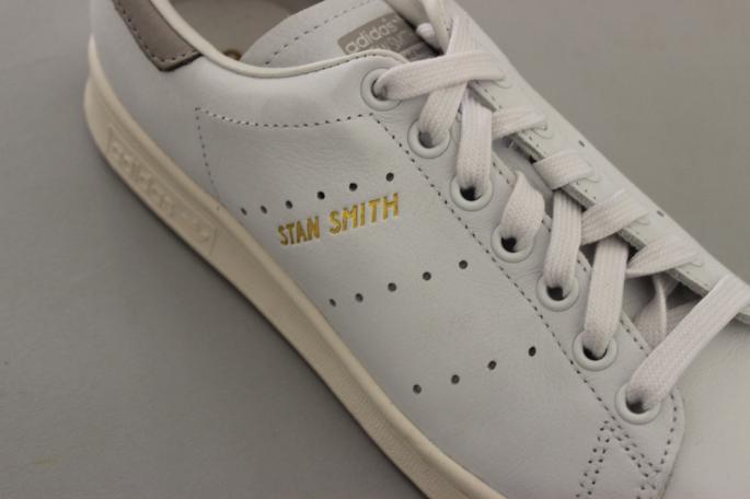 adidas<br />
Stan Smith<br />
COLOR / Cleargranite<br />
 SIZE / 23,23.5,24,24.5,25<br />
PRICE / 14,000+tax<br />
<br />
