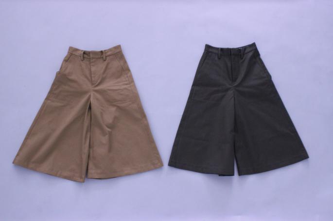 HEIGHT / 159㎝<br />
WEAR SIZE / 0<br />
<br />
Phlannel<br />
High Count Twill Culotte Skirt  <br />
COLOR / Khaki,Camel<br />
SIZE / 0,1<br />
PRICE / 23,000+tax<br />
<br />
Cotton Silk Crew Neck Kint<br />
COLOR / White,Navy,Red<br />
SIZE / 0,1<br />
PRICE / 18,000+tax<br />
<br />
Made in Japan<br />
<br />
MICHEL VIVIAN<br />
Bernie<br />
COLOR / Oxford<br />
SIZE / 36,36.5,37,37.5,38<br />
Made in France<br />
PRICE / 66,000+tax<br />
