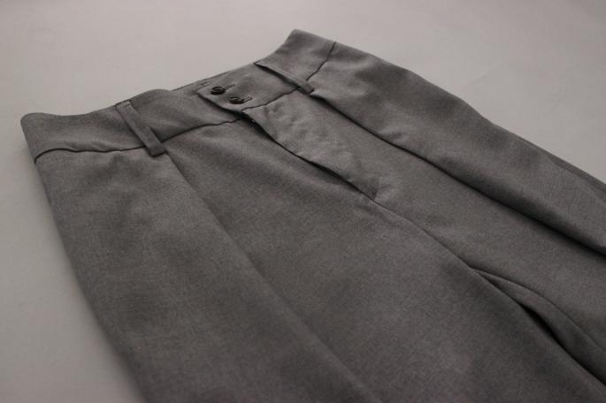 HEIGHT / 159㎝<br />
WEAR SIZE / 0<br />
<br />
Phlannel<br />
Silk One Tuck Trousers <br />
COLOR / Gray,Navy<br />
SIZE / 0,1<br />
PRICE / 25,000+tax<br />
<br />
Suvin Cotton Terry T‐Shirt<br />
COLOR / White,Gray<br />
SIZE / 0,1<br />
PRICE / 14,000+tax<br />
<br />
Made in Japan<br />
<br />
MICHEL VIVIAN<br />
Bernie<br />
COLOR / Oxford<br />
SIZE / 36,36.5,37,37.5,38<br />
Made in France<br />
PRICE / 66,000+tax<br />
