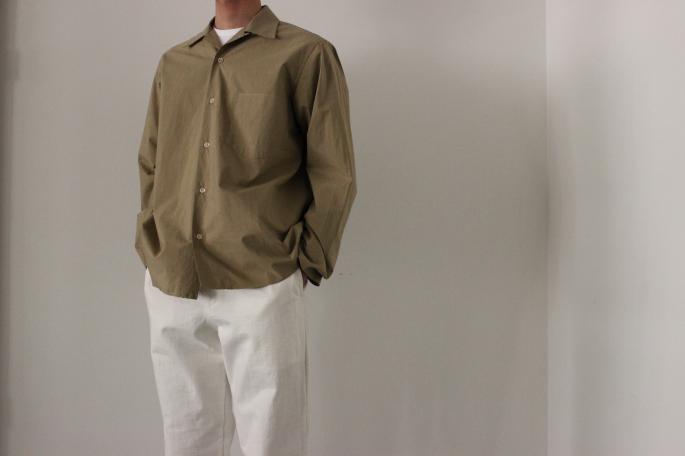 HEIGHT / 169㎝<br />
WEAR SIZE / 3<br />
<br />
AURALEE<br />
Selvedge Weather Clotzh Open Collared Shirts<br />
COLOR / Khaki<br />
SIZE / 3,4<br />
PRICE / 22,000+tax<br />
<br />
Stand UP Easy Pants <br />
COLOR / White,Navy Black<br />
SIZE / 3,4<br />
PRICE / 19,000+tax<br />
<br />
Made in Japan