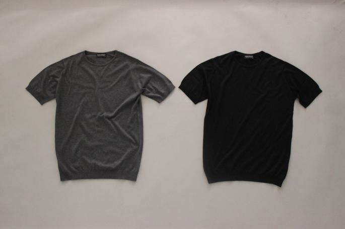 HEIGHT / 169㎝<br />
WEAR SIZE / M<br />
<br />
JOHN SMEDLEY<br />
LUKE<br />
COLOR / Charcoal,Black<br />
SIZE / M,L<br />
Made in England<br />
PRICE / 29,000+tax<br />
<br />
VINTAGE<br />
M-65 DEAD STOCK<br />
COLOR / Olive<br />
SIZE / Small-Regular<br />
Made in USA<br />
PRICE / 9,500+tax