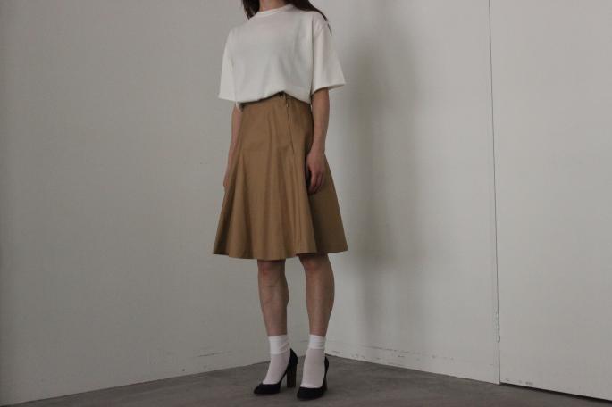 HEIGHT / 159cm<br />
WEAR SIZE / 34<br />
<br />
SOSO PHLANNEL<br />
Flare Skirt <br />
COLOR / Navy,Beige<br />
SIZE / 34,36<br />
Made In Japan<br />
PRICE / 23,000+tax<br />
<br />
<br />
Phlannel<br />
Cotton Silk Crew Neck Knit<br />
COLOR / White,Navy,Red<br />
SIZE / 0,1<br />
Made in Japan <br />
PRICE / 18,000+tax<br />
<br />
MICHEL VIVIEN<br />
Bernie<br />
COLOR / Oxford<br />
SIZE / 36,36.5,37,37.5,38<br />
Made In France<br />
PRICE / 66,000+tax<br />
