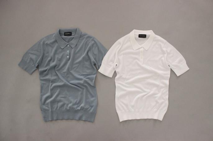 HEIGHT / 155㎝<br />
WEAR SIZE / 0<br />
<br />
JOHN SMEDLEY<br />
Picnic<br />
COLOR / Blue Glass,White<br />
SIZE / S,M<br />
Made In England<br />
PRICE / 26,000+tax<br />
<br />
Linen Twill Trousers<br />
COLOR / White,Black,Beige<br />
SIZE/ 0,1<br />
Made In Japan<br />
PRICE / 24,000+tax
