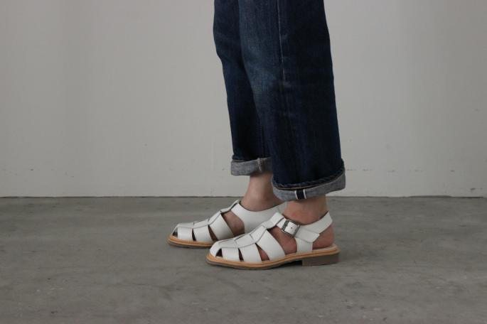 Paraboot<br />
IBERIS <br />
COLOR / White,Navy<br />
SIZE / 3.5,4,4.5,5<br />
Made In France<br />
PRICE / 35,000+tax