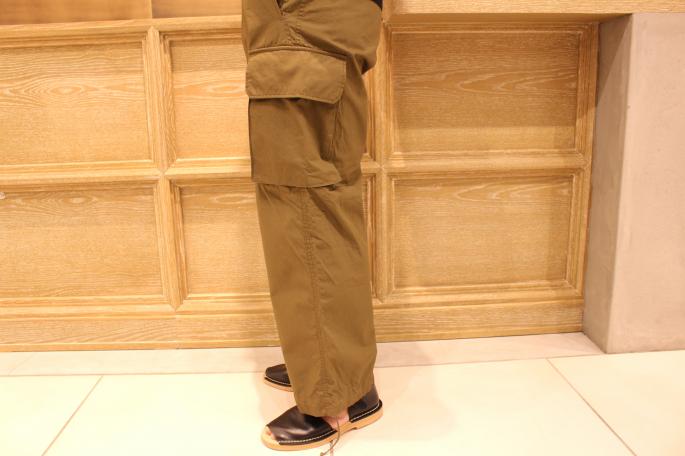 HEIGHT / 175cm<br />
WEAR SIZE / M<br />
<br />
Phlannel<br />
Cotton Weather Cargo Pants<br />
COLOR / White,Khaki<br />
SIZE / S,M,L<br />
Made In Japan<br />
PRICE / 23,000＋tax<br />
<br />
JOHN SMEDLEY<br />
Isis<br />
COLOR / Charcoal,Black<br />
SIZE / S,M<br />
Made In England<br />
PRICE / 27,000＋tax<br />
 <br />
HEREU<br />
Rander<br />
COLOR / Black<br />
SIZE / 40,41,42<br />
Made In Spain<br />
PRICE / 54,000＋tax<br />
