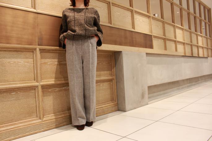 HIGHT / 164cm<br />
WEAR SIZE / 34<br />
<br />
SOSO PHLANNEL<br />
Tweed Wool Wide Pants <br />
COLOR / Gray,Beige<br />
SIZE / 34,36<br />
PRICE / 36,000+tax<br />
<br />
m's braque<br />
Reversible Pull Over Tunic<br />
COLOR / Gray×Navy<br />
SIZE / 38<br />
PRICE / 58,000+tax<br />
<br />
Made In Japan<br />
<br />
Tricker's<br />
Vintoria<br />
COLOR / Brown Velvet<br />
SIZE / 4,5,6<br />
Made In England<br />
PRICE / 36,000+tax