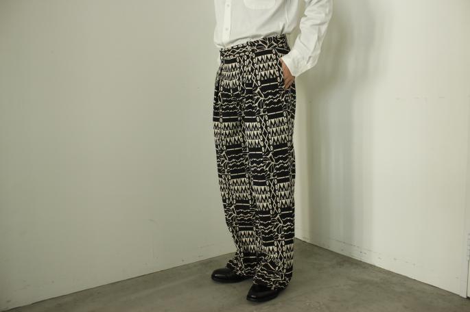 HIGHT / 168cm<br />
WEAR SIZE / 38,40<br />
<br />
m's braque <br />
1-In Tuck Baggy Pants<br />
COLOR / Black<br />
SIZE / 38<br />
PRICE / 55,000+tax<br />
<br />
Stand Collar Shirts<br />
COLOR / White<br />
SIZE / 40<br />
PRICE / 24,000+tax<br />
<br />
Made In Japan