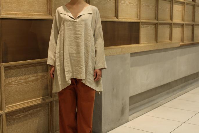 HEIGHT / 166cm<br />
WEAR SIZE / 38<br />
<br />
m's braque<br />
Kimono Sleeve Big Pullover<br />
COLOR / Beige<br />
SIZE / 38<br />
PRICE / 42,000+tax<br />
<br />
m's braque<br />
Baggy Pants<br />
COLOR / Renga<br />
SIZE / 34<br />
PRICE / 32,000+tax<br />
<br />
Made In Japan