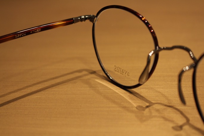 ayame<br />
Sippou<br />
COLOR / Black,D.tortoise<br />
 SIZE / Free<br />
Made In Japan<br />
PRICE / 38,000+tax